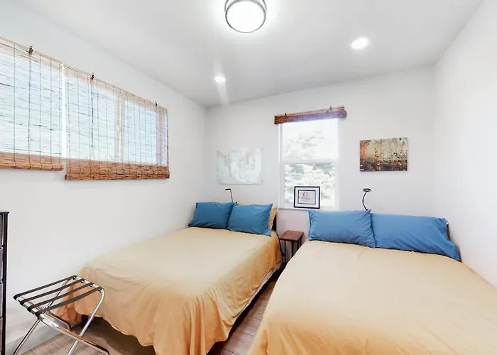 Dog-Friendly Home With Wifi Private Washer&Dryer Balcony And Two Living Rooms