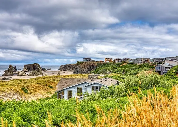 Dog-Friendly Oceanfront Home On A Bluff With Spectacular Views