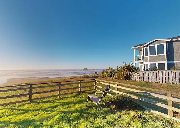 Dog-Friendly Cottage On The Bluff With Unobstructed Ocean Views